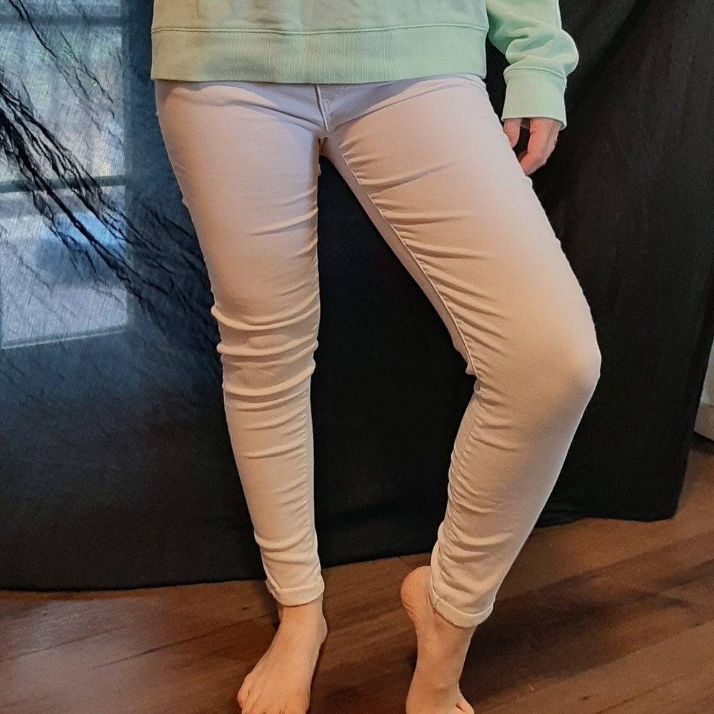 Maternity pants white.